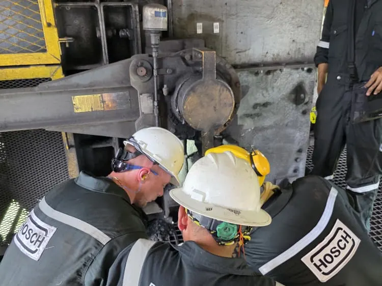 Borneo Mech and HOSCH crew at a conveyor transfer point