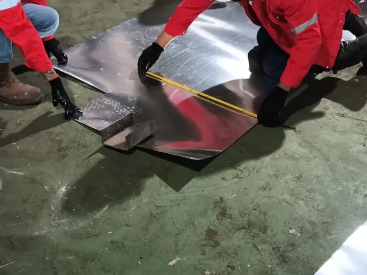 Measuring aluminium sheet for cladding